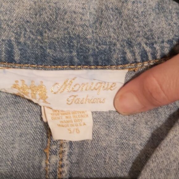 Monique fashions Vintage Blue Jean Embellished Button Up Shirt - Picture 8 of 8